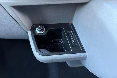 PK74NXO Volkswagen Transporter 2.0 TDI 110 Highline Van Thumbnail #24