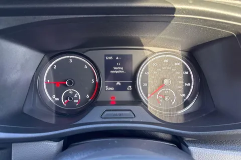 PK74NXO Volkswagen Transporter 2.0 TDI 110 Highline Van Thumbnail #26