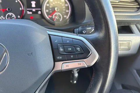 PK74NXO Volkswagen Transporter 2.0 TDI 110 Highline Van Thumbnail #32