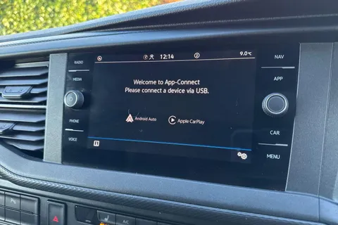 PK74NXO Volkswagen Transporter 2.0 TDI 110 Highline Van Thumbnail #41