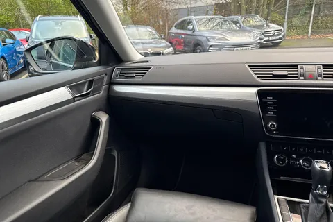 AJ21XDT Škoda Superb 1.4 TSI iV SE Technology DSG 5dr Thumbnail #16