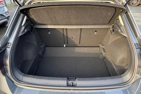 DC72BRZ Volkswagen T-Roc 1.5 TSI Life 5dr Thumbnail #7