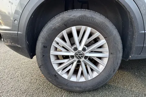 DC72BRZ Volkswagen T-Roc 1.5 TSI Life 5dr Thumbnail #11