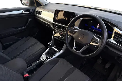 DC72BRZ Volkswagen T-Roc 1.5 TSI Life 5dr Thumbnail #14