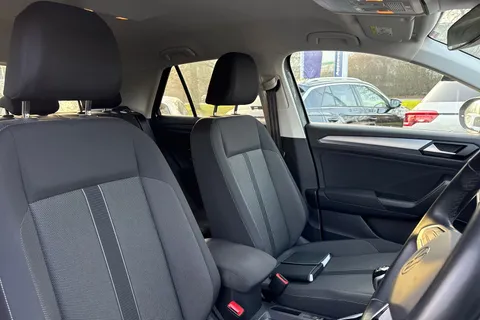 DC72BRZ Volkswagen T-Roc 1.5 TSI Life 5dr Thumbnail #24