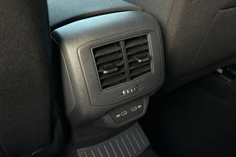 DC72BRZ Volkswagen T-Roc 1.5 TSI Life 5dr Thumbnail #30