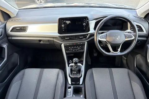 DC72BRZ Volkswagen T-Roc 1.5 TSI Life 5dr Thumbnail #31