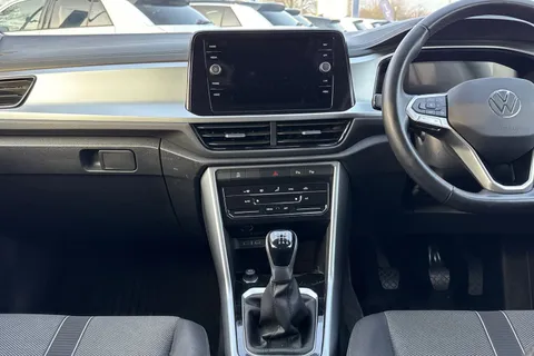 DC72BRZ Volkswagen T-Roc 1.5 TSI Life 5dr Thumbnail #32