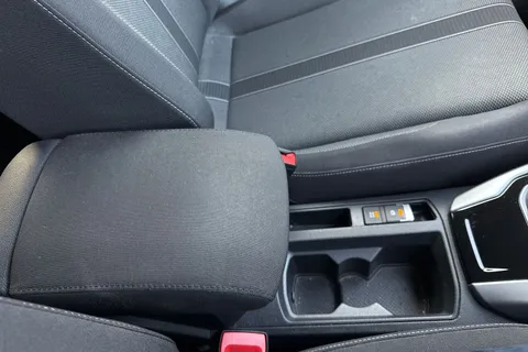 DC72BRZ Volkswagen T-Roc 1.5 TSI Life 5dr Thumbnail #34