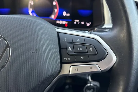 DC72BRZ Volkswagen T-Roc 1.5 TSI Life 5dr Thumbnail #37