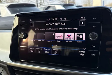 DC72BRZ Volkswagen T-Roc 1.5 TSI Life 5dr Thumbnail #41