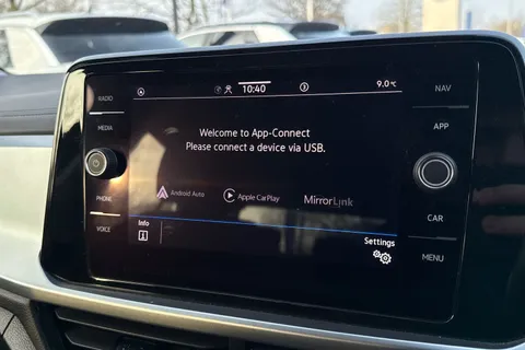 DC72BRZ Volkswagen T-Roc 1.5 TSI Life 5dr Thumbnail #44