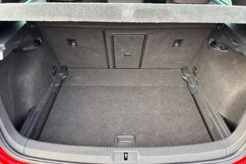 DC19XVY Volkswagen Golf 2.0 TSI 245 GTI Performance 3dr Thumbnail #6