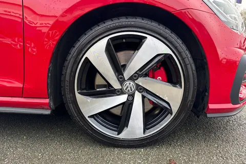 DC19XVY Volkswagen Golf 2.0 TSI 245 GTI Performance 3dr Thumbnail #9