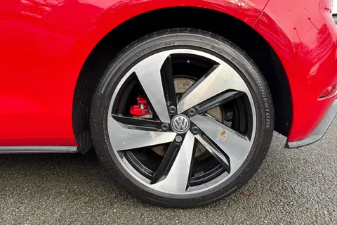 DC19XVY Volkswagen Golf 2.0 TSI 245 GTI Performance 3dr Thumbnail #11