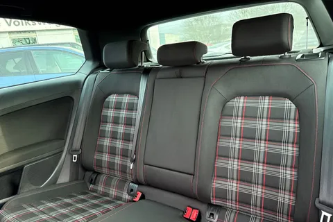 DC19XVY Volkswagen Golf 2.0 TSI 245 GTI Performance 3dr Thumbnail #18