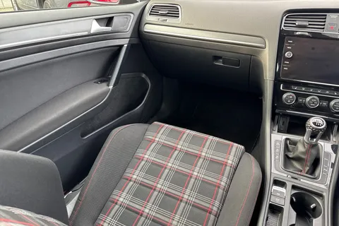 DC19XVY Volkswagen Golf 2.0 TSI 245 GTI Performance 3dr Thumbnail #19