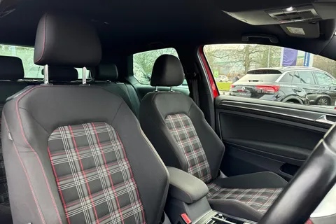 DC19XVY Volkswagen Golf 2.0 TSI 245 GTI Performance 3dr Thumbnail #23