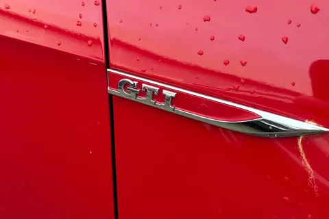 DC19XVY Volkswagen Golf 2.0 TSI 245 GTI Performance 3dr Thumbnail #26