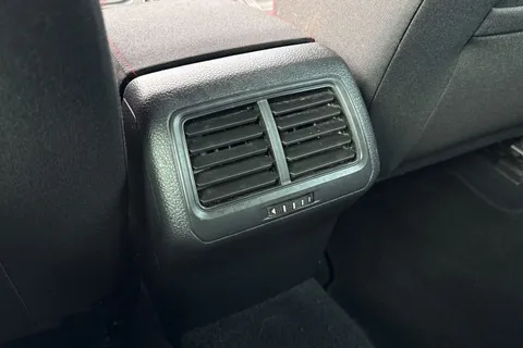 DC19XVY Volkswagen Golf 2.0 TSI 245 GTI Performance 3dr Thumbnail #32