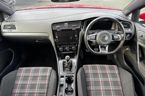 DC19XVY Volkswagen Golf 2.0 TSI 245 GTI Performance 3dr Thumbnail #33