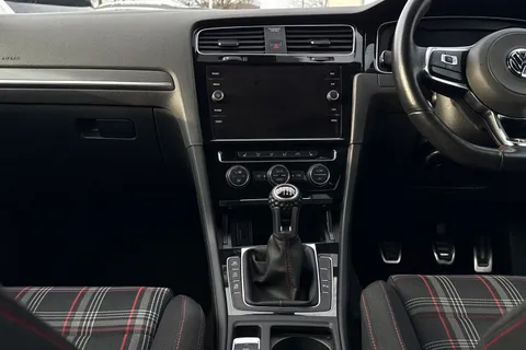 DC19XVY Volkswagen Golf 2.0 TSI 245 GTI Performance 3dr Thumbnail #34