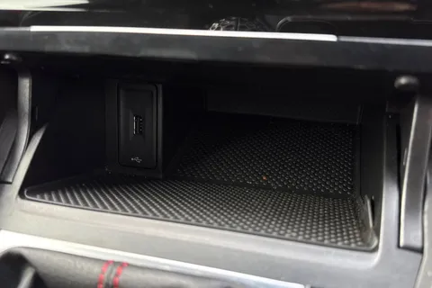 DC19XVY Volkswagen Golf 2.0 TSI 245 GTI Performance 3dr Thumbnail #36