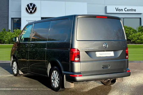 PK74NXO Volkswagen Transporter T28 Panel van Highline SWB 110 PS 2.0 TDI 5sp Manual Thumbnail #2