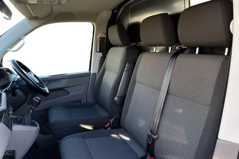 PK74NXO Volkswagen Transporter T28 Panel van Highline SWB 110 PS 2.0 TDI 5sp Manual Thumbnail #16