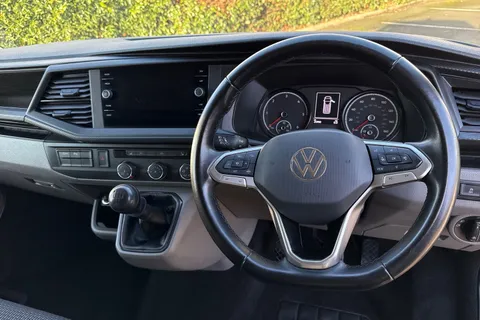 PK74NXO Volkswagen Transporter T28 Panel van Highline SWB 110 PS 2.0 TDI 5sp Manual Thumbnail #18