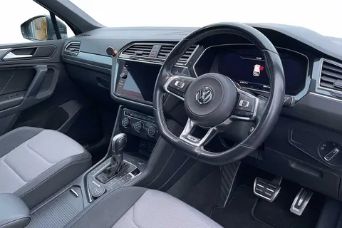 PF19FOV Volkswagen Tiguan 2.0 TDi 190 4Motion R-Line 5dr DSG Thumbnail #6