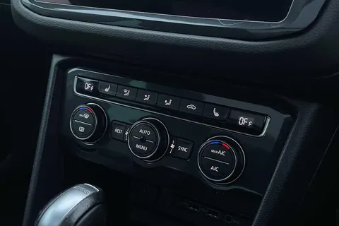 PF19FOV Volkswagen Tiguan 2.0 TDi 190 4Motion R-Line 5dr DSG Thumbnail #18