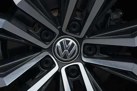 PF19FOV Volkswagen Tiguan 2.0 TDi 190 4Motion R-Line 5dr DSG Thumbnail #25