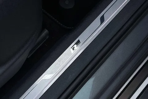 PF19FOV Volkswagen Tiguan 2.0 TDi 190 4Motion R-Line 5dr DSG Thumbnail #30