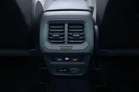 PF19FOV Volkswagen Tiguan 2.0 TDi 190 4Motion R-Line 5dr DSG Thumbnail #40