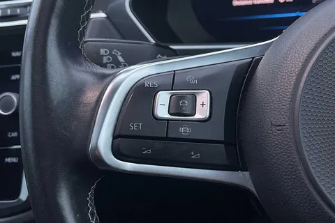 PF19FOV Volkswagen Tiguan 2.0 TDi 190 4Motion R-Line 5dr DSG Thumbnail #42