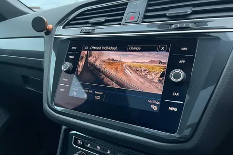 PF19FOV Volkswagen Tiguan 2.0 TDi 190 4Motion R-Line 5dr DSG Thumbnail #55