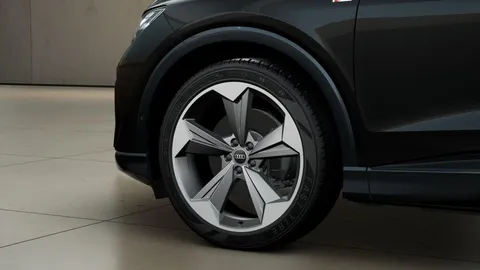 Audi Q4 e-tron 45 Black Edition Sportback Auto quattro 5dr 82kWh Thumbnail #4