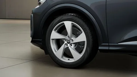  Audi Q5 2.0 TDI S line S Tronic quattro Euro 6 (s/s) 5dr Thumbnail #4