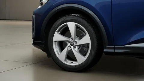  Audi Q5 2.0 TDI S line S Tronic quattro Euro 6 (s/s) 5dr Thumbnail #4