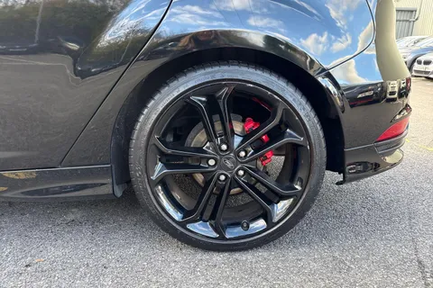 ST18VGZ Ford Focus 2.0T EcoBoost ST-2 Euro 6 (s/s) 5dr Thumbnail #24