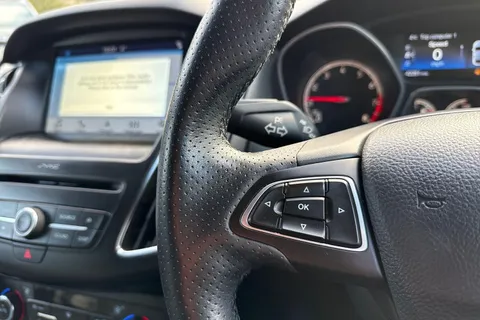 ST18VGZ Ford Focus 2.0T EcoBoost ST-2 Euro 6 (s/s) 5dr Thumbnail #30