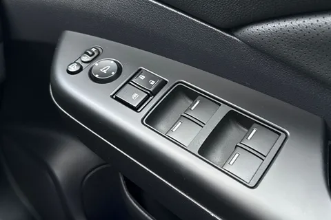 MA18VLJ Honda CR-V 2.0 i-VTEC EX 5dr Auto Thumbnail #55