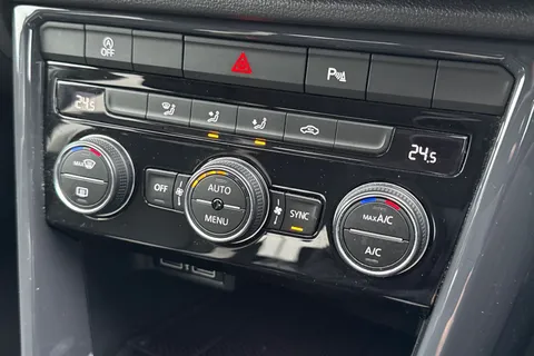 KP19KDJ Volkswagen T-Roc 2.0 TDI 4MOTION SEL ⭐1 Year VW Warranty⭐ Thumbnail #22