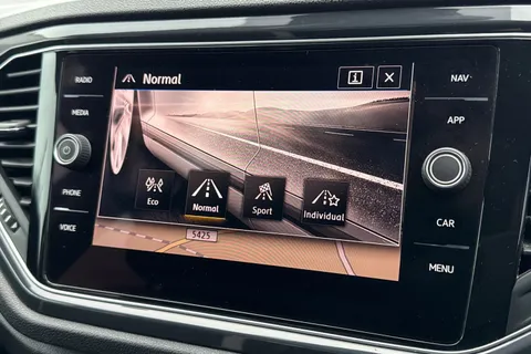 KP19KDJ Volkswagen T-Roc 2.0 TDI 4MOTION SEL ⭐1 Year VW Warranty⭐ Thumbnail #56