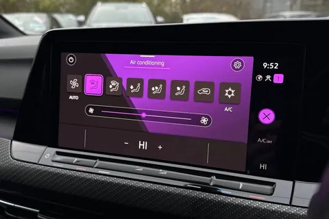 CF22UWZ Volkswagen Golf 1.5 TSI R-Line Euro 6 (s/s) 5dr Thumbnail #18