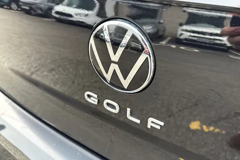 CF22UWZ Volkswagen Golf 1.5 TSI R-Line Euro 6 (s/s) 5dr Thumbnail #27