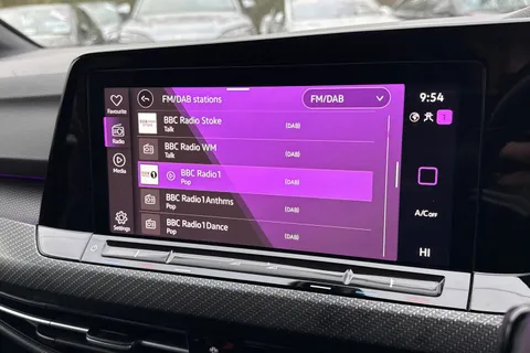 CF22UWZ Volkswagen Golf 1.5 TSI R-Line Euro 6 (s/s) 5dr Thumbnail #43