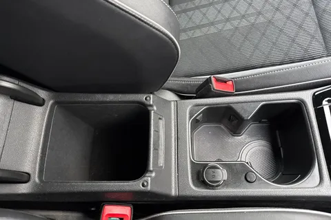 CF22UWZ Volkswagen Golf 1.5 TSI R-Line Euro 6 (s/s) 5dr Thumbnail #47