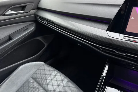 CF22UWZ Volkswagen Golf 1.5 TSI R-Line Euro 6 (s/s) 5dr Thumbnail #48